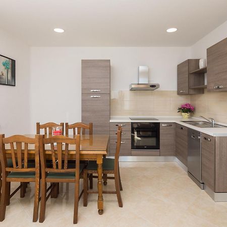 Sandy Beach Apartment 奥米什 外观 照片